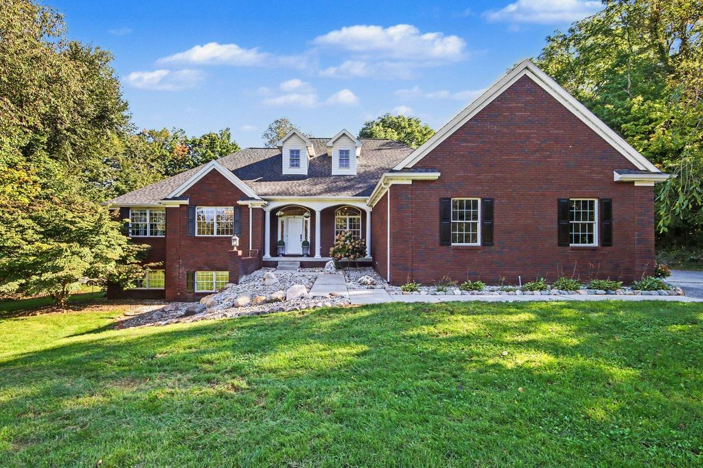 8240 Powderhorn Trail Se, Caledonia