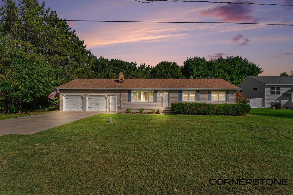 405 Hill Lake Avenue, Wayland