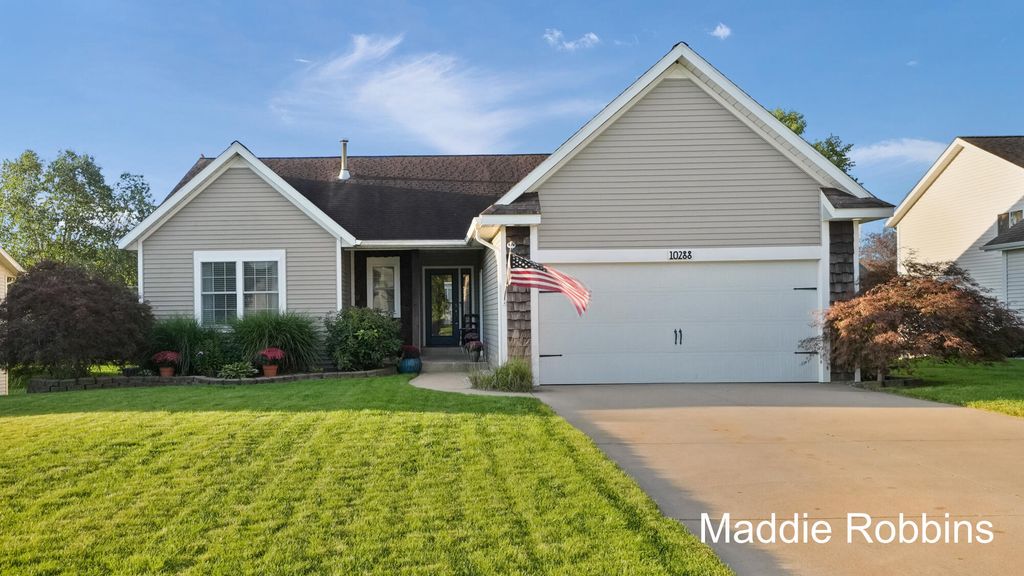 10288 Lynwood Lane, Zeeland