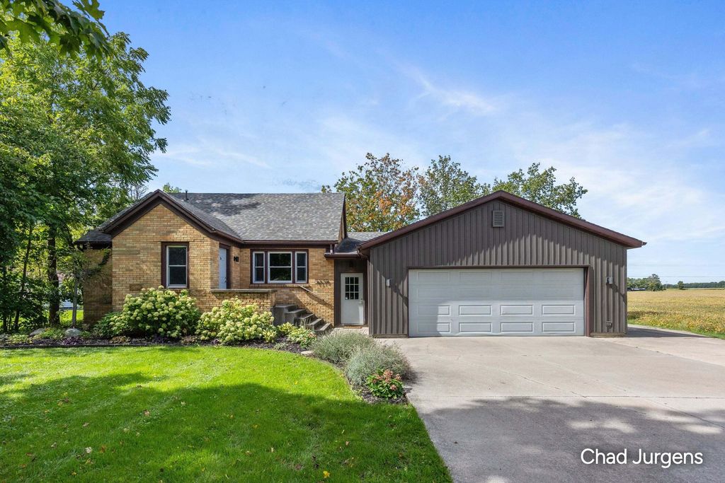 9379 Kalamazoo Avenue Se, Caledonia