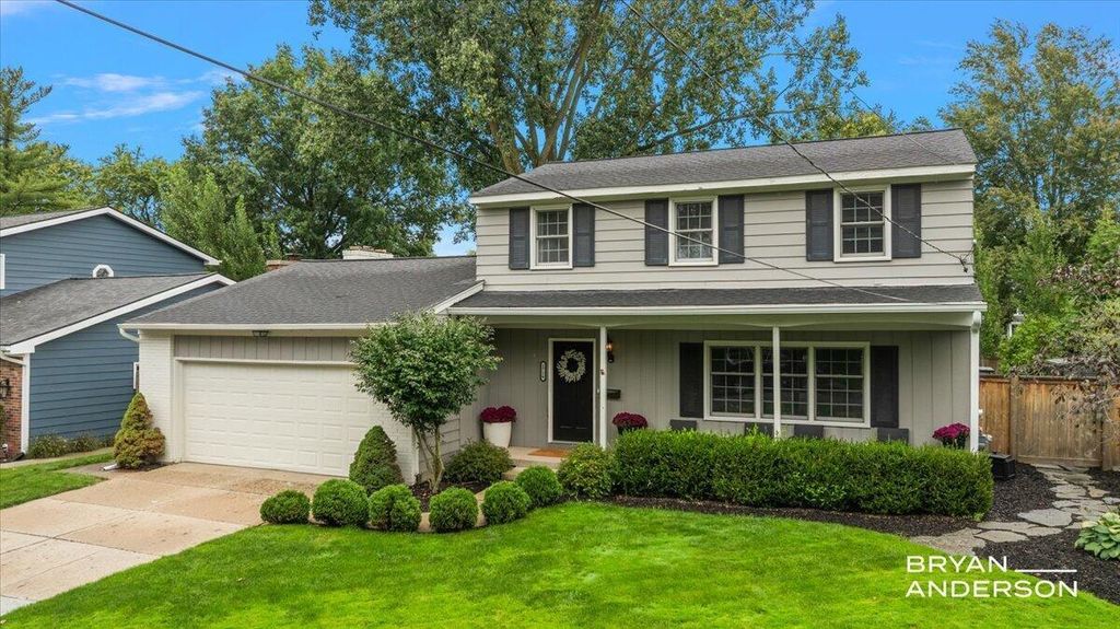 1716 Whitfield Road Se, East Grand Rapids