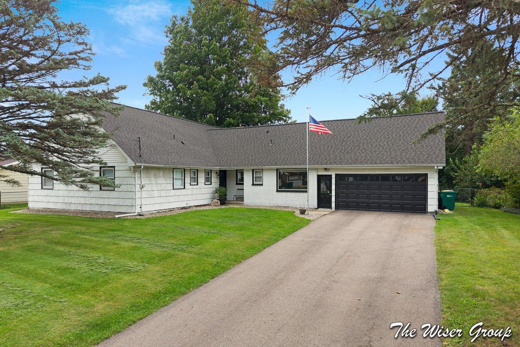 2319 Abbott Avenue, Portage