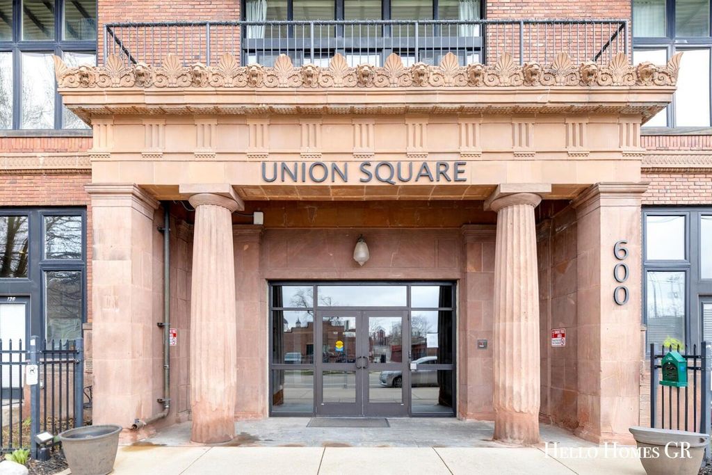 600 Broadway Avenue Nw Unit: 608, Grand Rapids