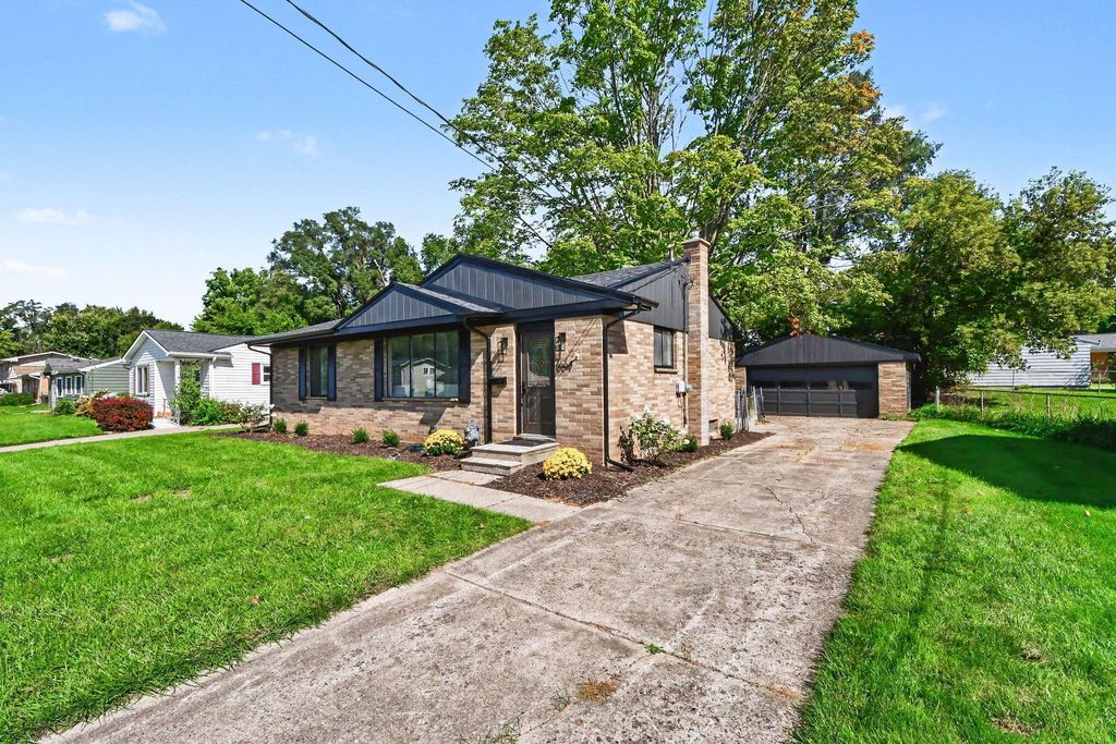 1664 Benjamin Avenue Ne, Grand Rapids