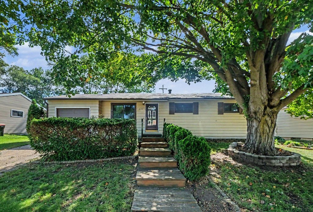2182 Daylor Drive Ne, Grand Rapids