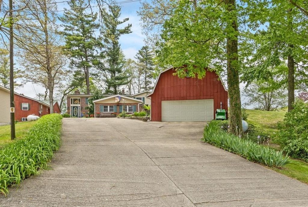 875 Bruce Drive, Middleville