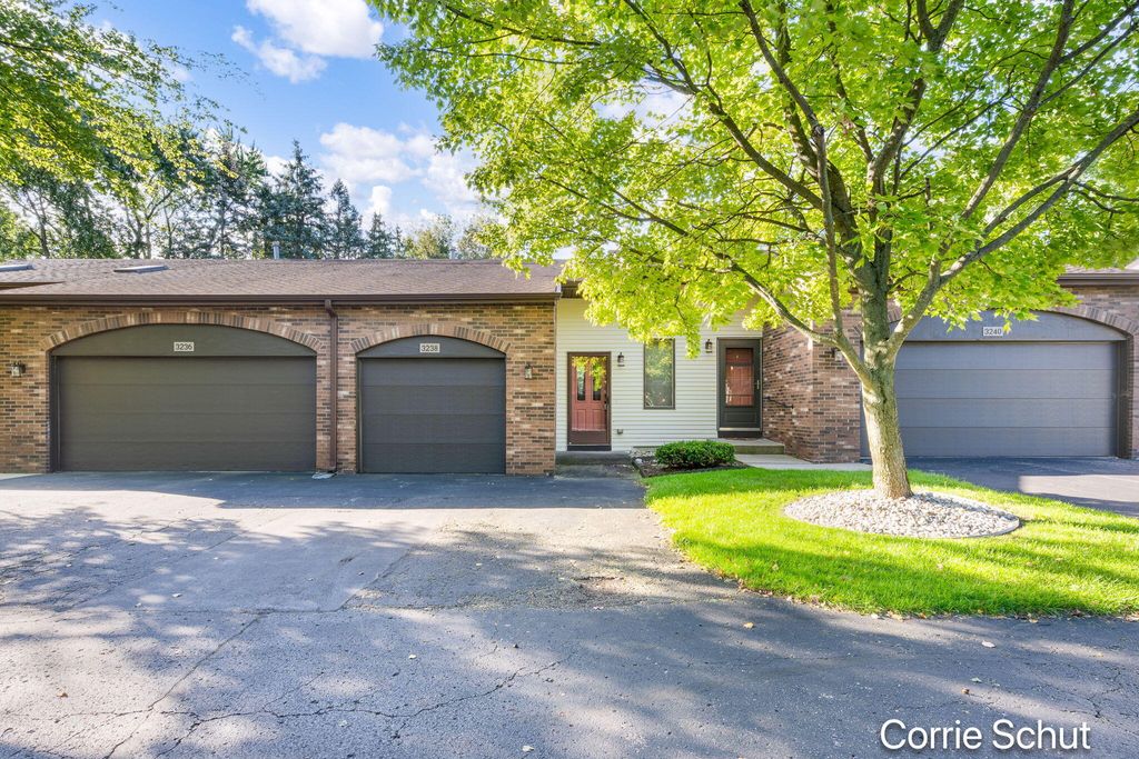 3238 Arrowhead Arms Court Sw, Grandville
