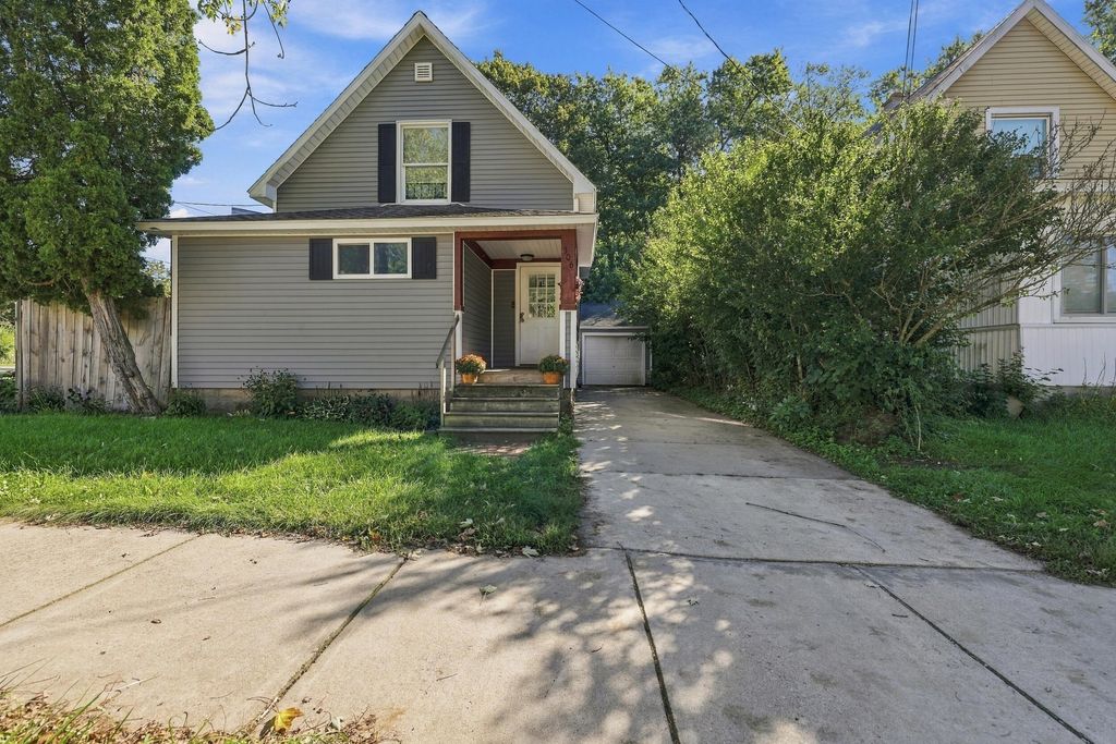 306 N Main Street, Allegan