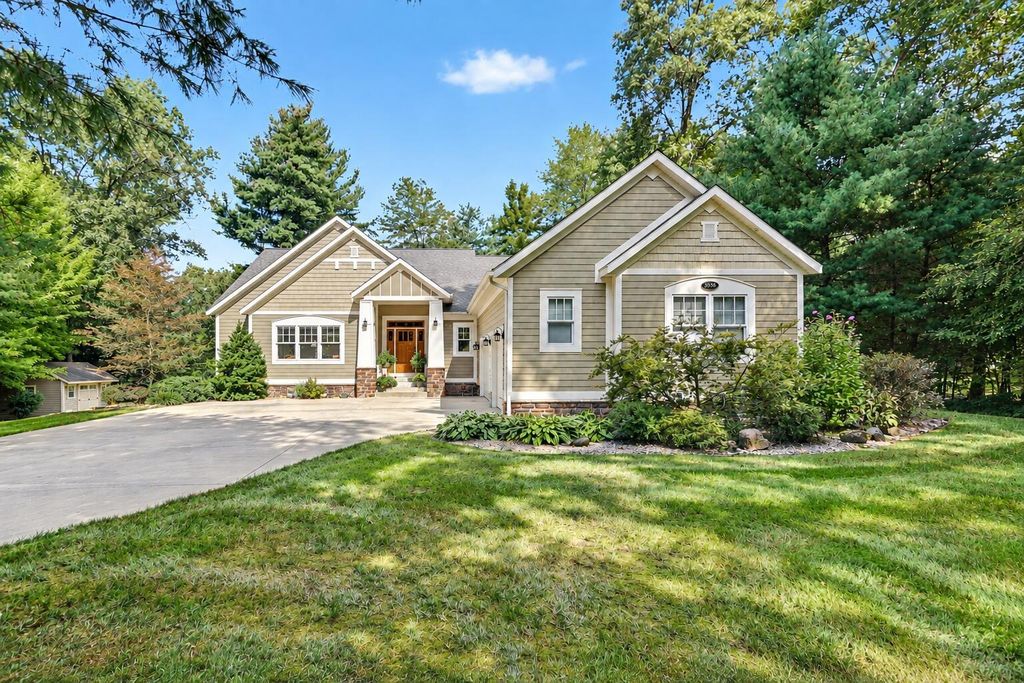 3998 Darcliff Lane, Twin Lake