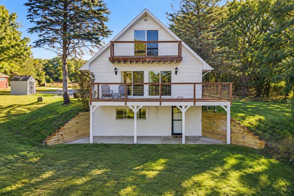 1759 Lakeshore Road, Manistee