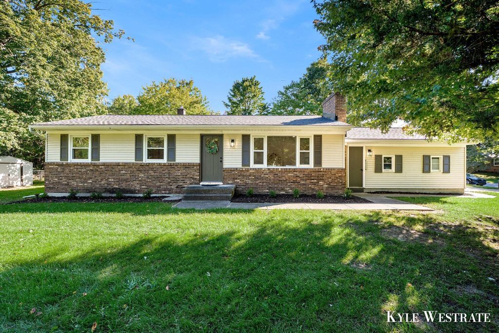 8184 E Chester Avenue Sw, Byron Center
