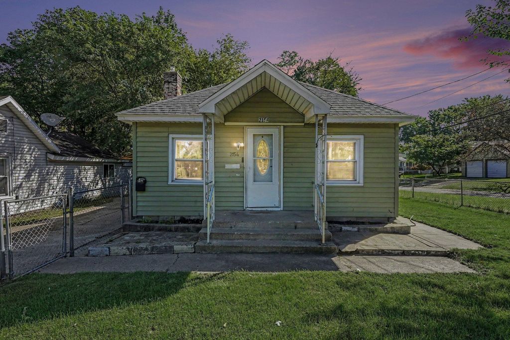 2154 Mckee Avenue Sw, Grand Rapids