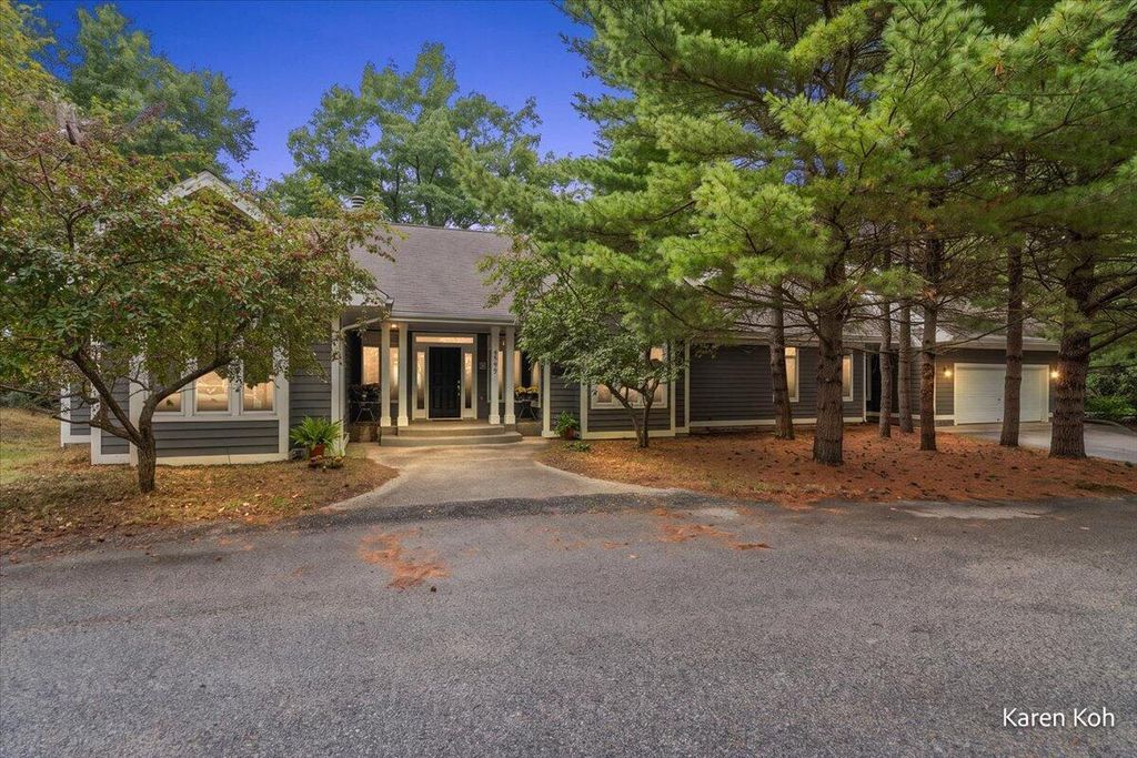 4779 N Lakeshore Drive, Mears