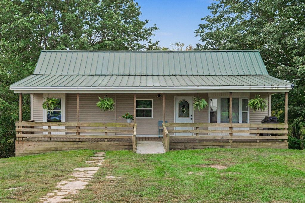 944 110th Avenue, Plainwell