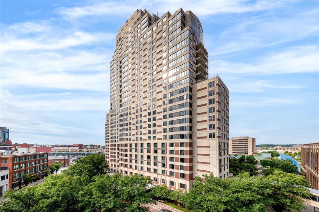 103 Campau Circle Nw Unit: 1911, Grand Rapids
