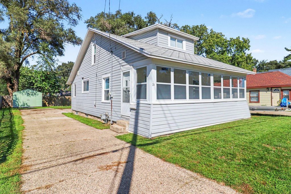 21 Frontenac Street Se, Wyoming