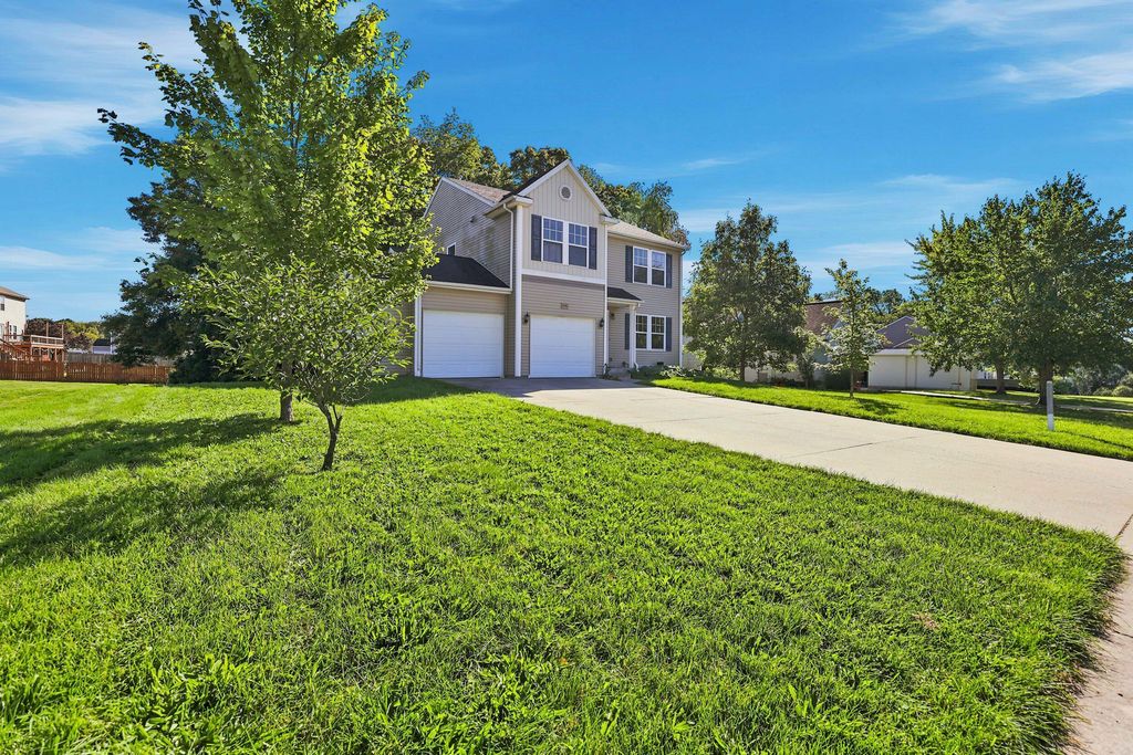 1642 Salisbury Se, Lowell