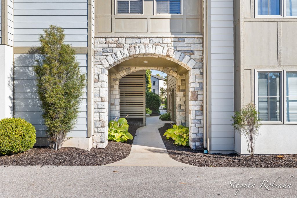 2005 Celadon Drive Ne Unit: 5, Grand Rapids