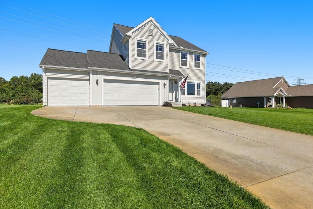 8165 Buck Avenue, Galesburg