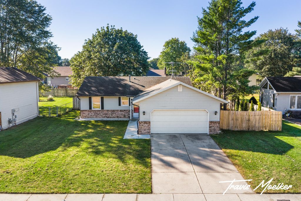 4582 Sutton Place Sw, Grandville