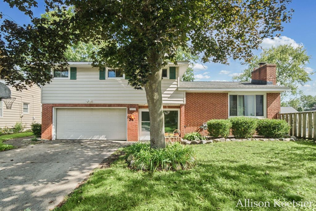 910 Mulford Drive Se, Grand Rapids