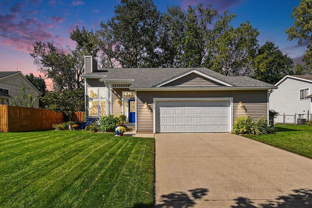 617 Avanti Street Nw, Grand Rapids