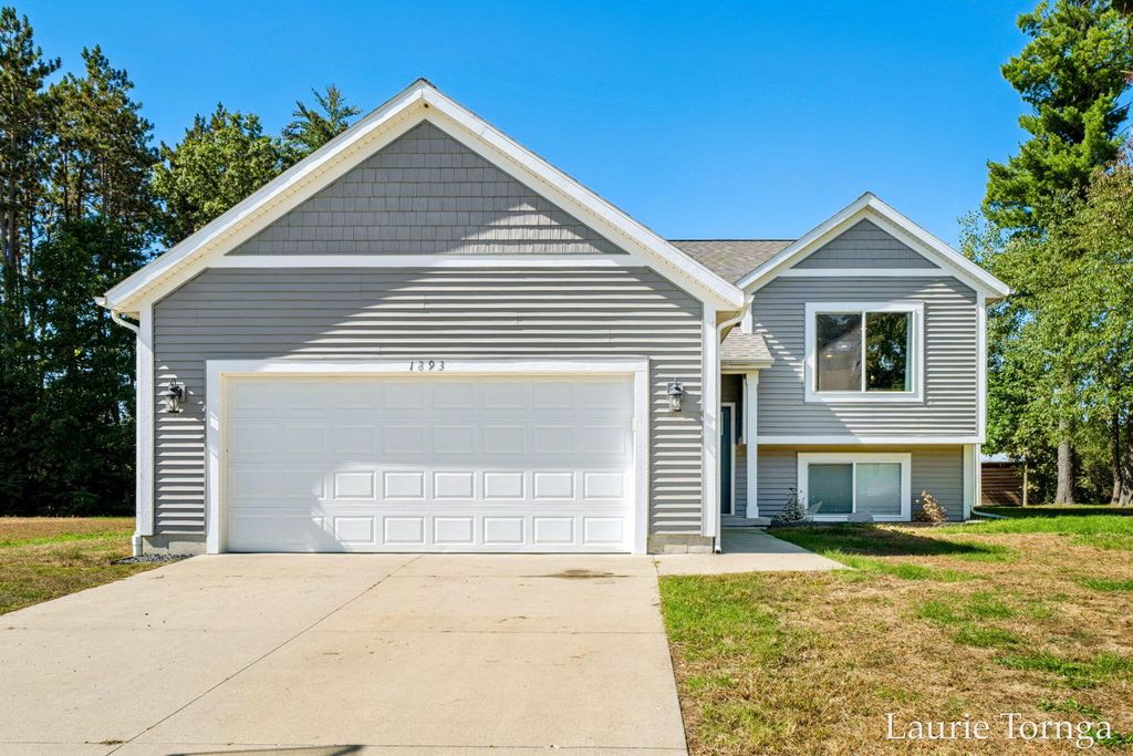 1893 Pineridge Drive, Hastings