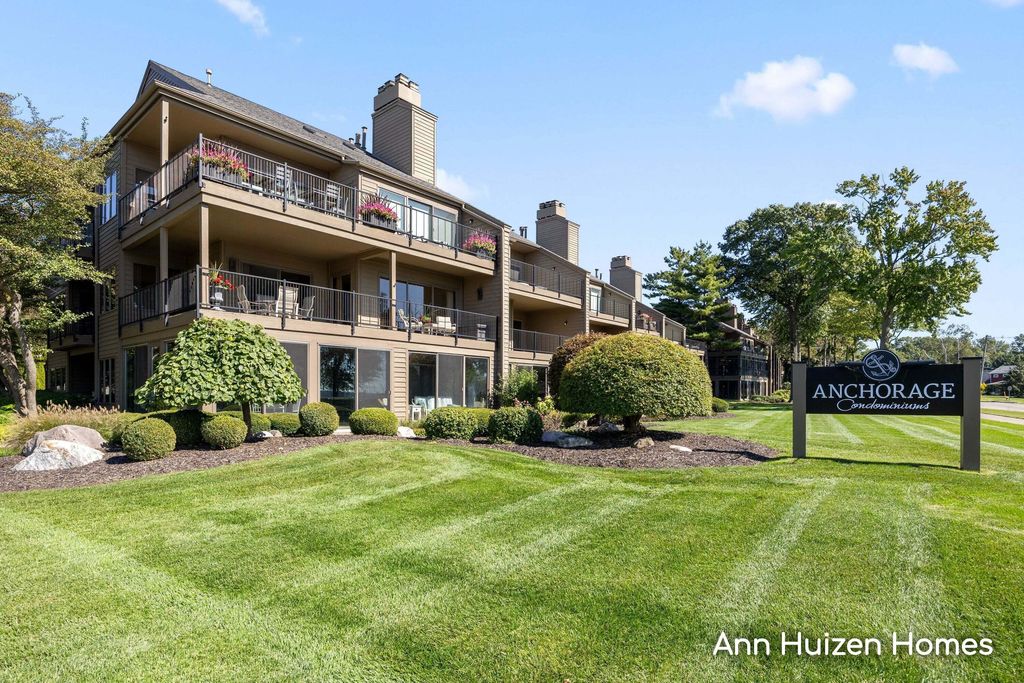 1747 Ottawa Beach Road Unit: 1, Holland