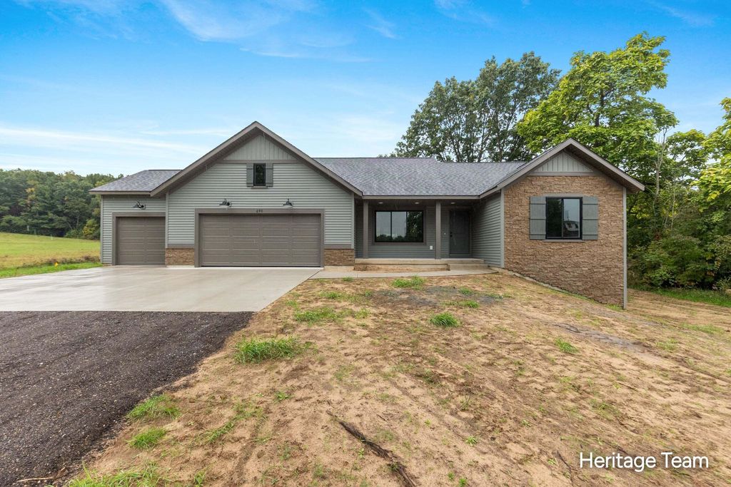 690 Pierce Road, Plainwell