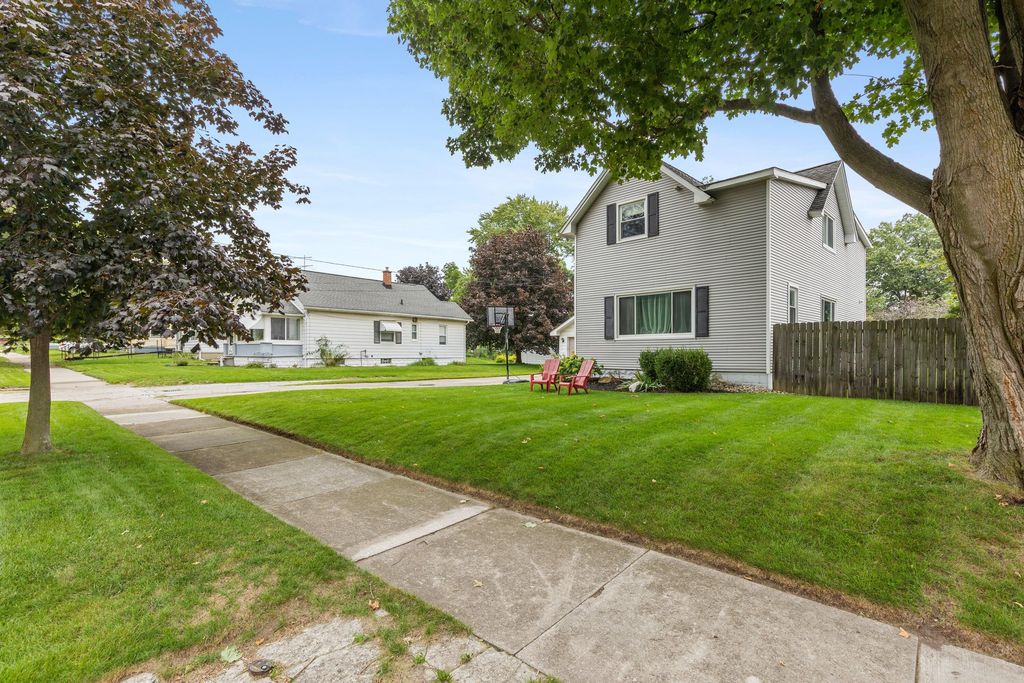 634 Burke Avenue Ne, Grand Rapids