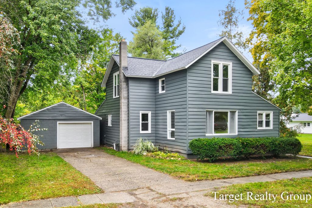 320 Pine Street, Howard City