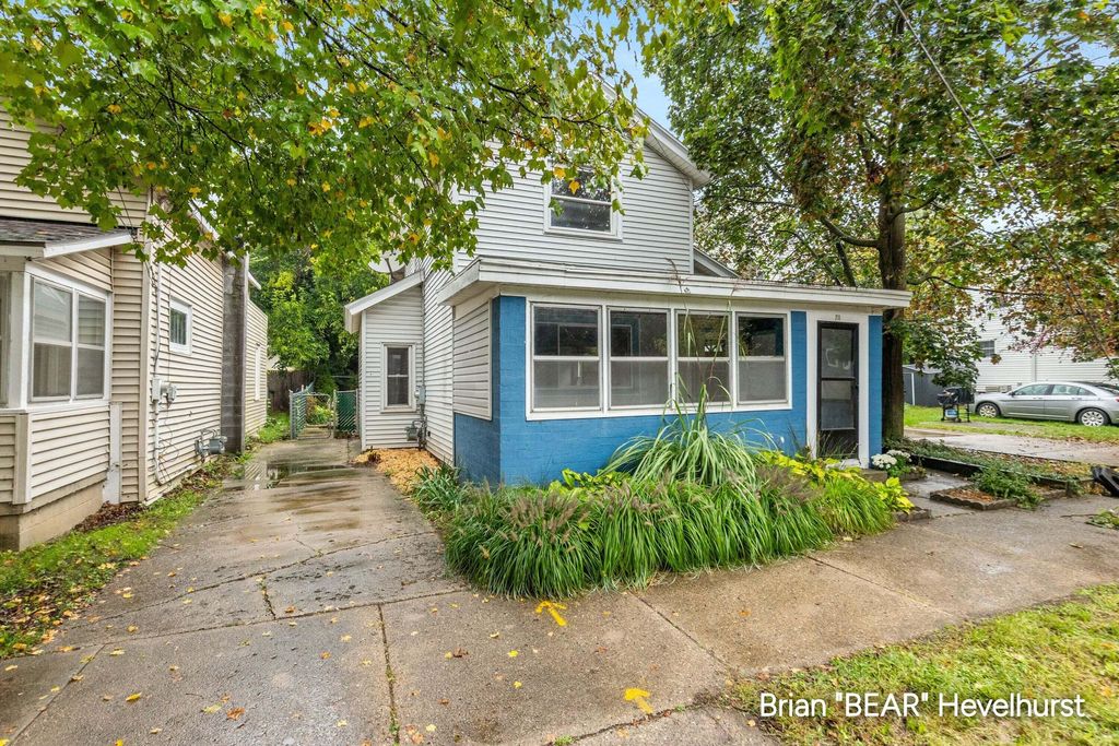 711 Veto Street Nw, Grand Rapids