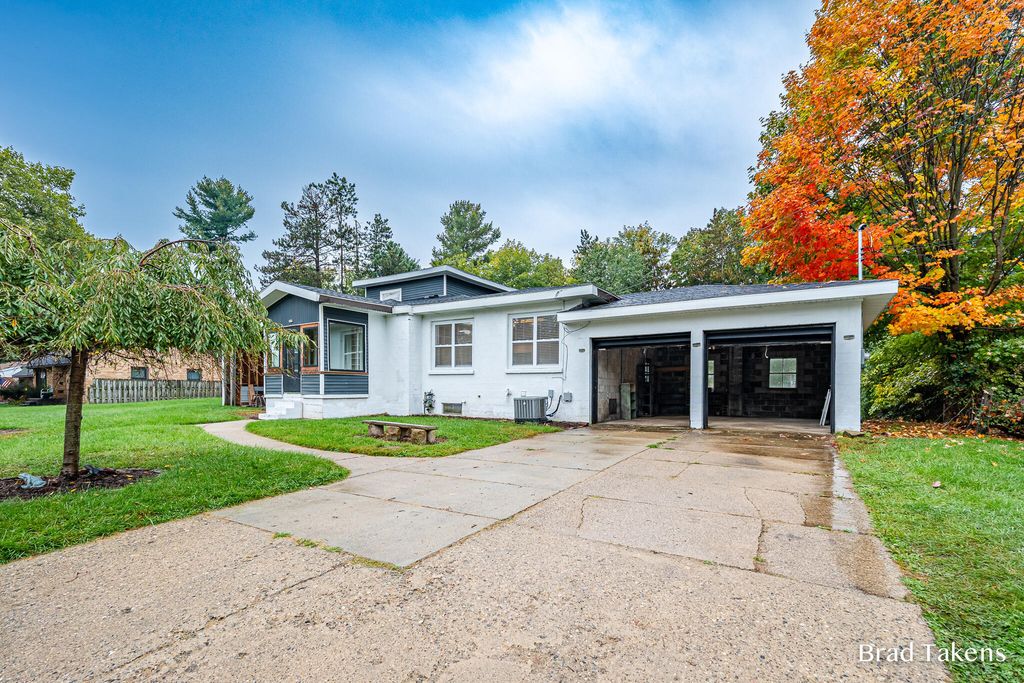 1559 Laughlin Drive Nw, Grand Rapids