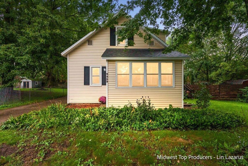 4393 Division Street, Wayland