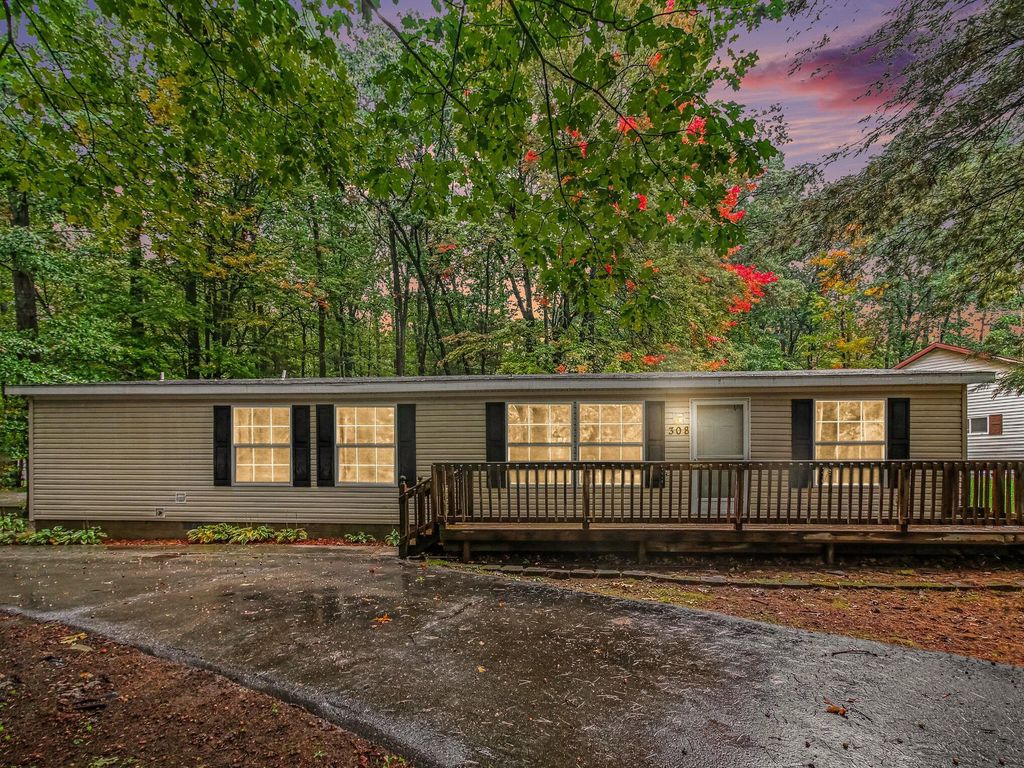308 Silverhill Drive, Houghton Lake