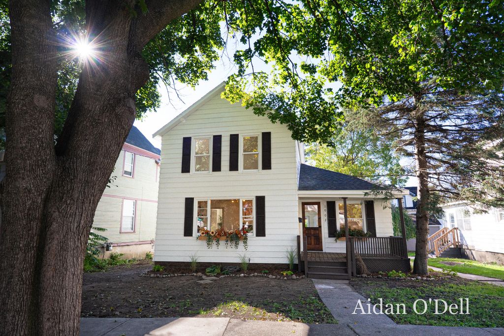 1002 Butterworth Street Sw, Grand Rapids