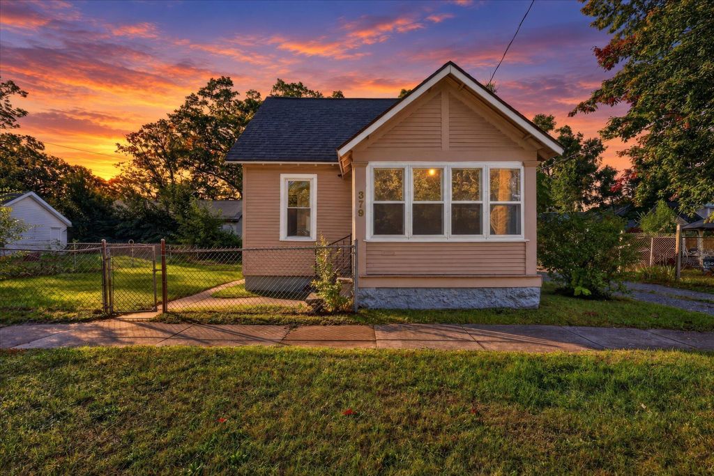 379 E Dale Avenue, Muskegon