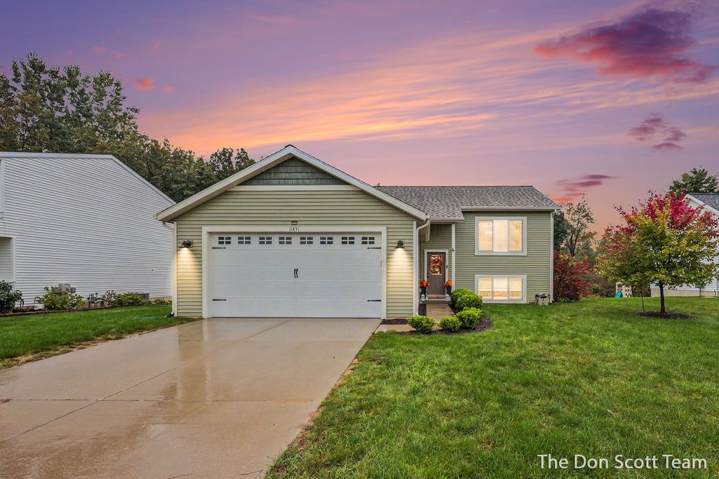 11851 Deerfield Drive, Ravenna