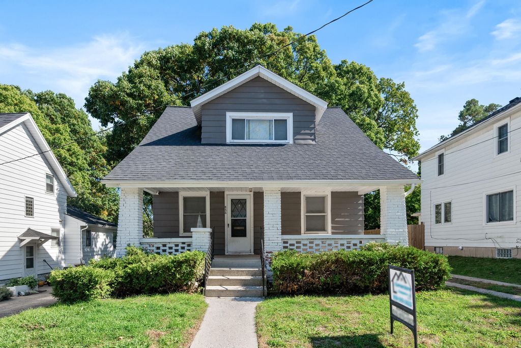 856 Diamond Avenue Ne, Grand Rapids