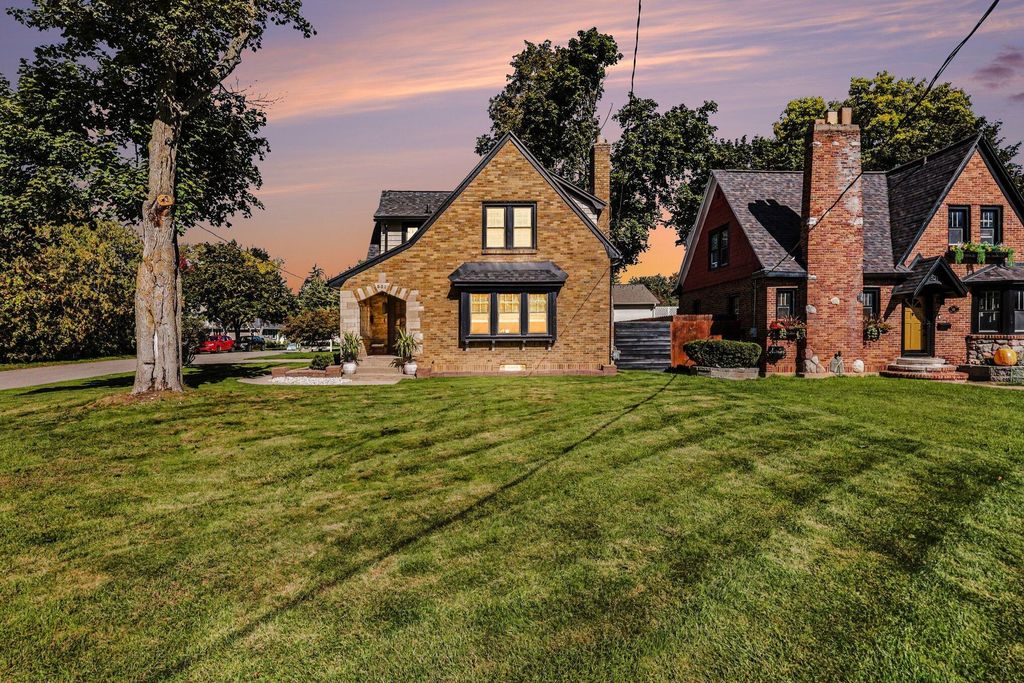 601 3 Mile Road Ne, Grand Rapids