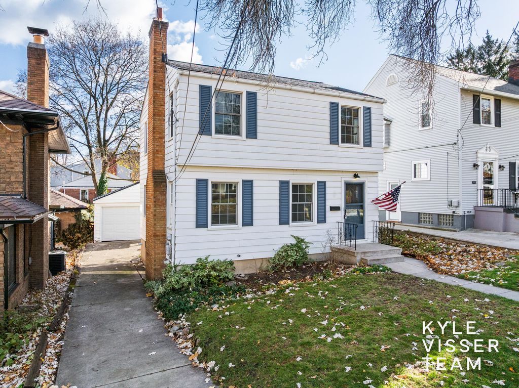 228 Baynton Avenue Ne, Grand Rapids