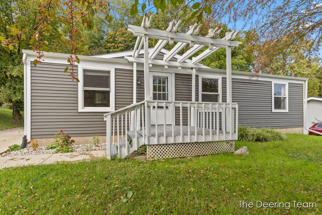 1865 Ball Avenue Ne, Grand Rapids