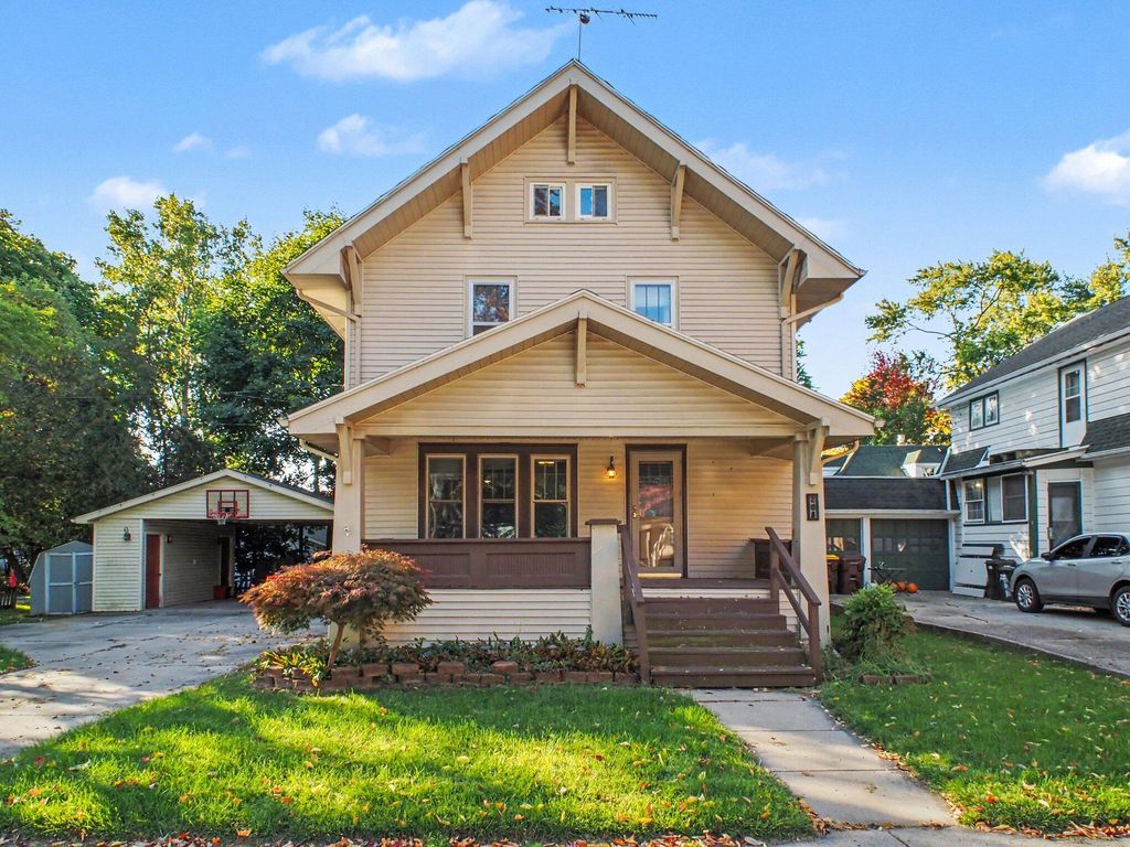 208 Walnut Street, Alma
