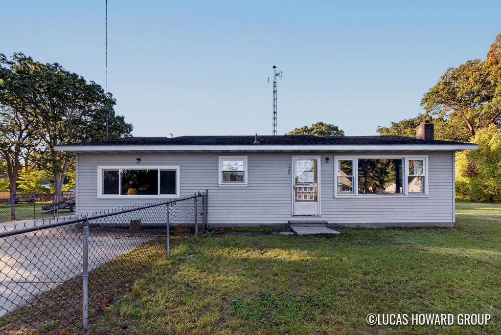 1483 Yarmouth Avenue, Norton Shores