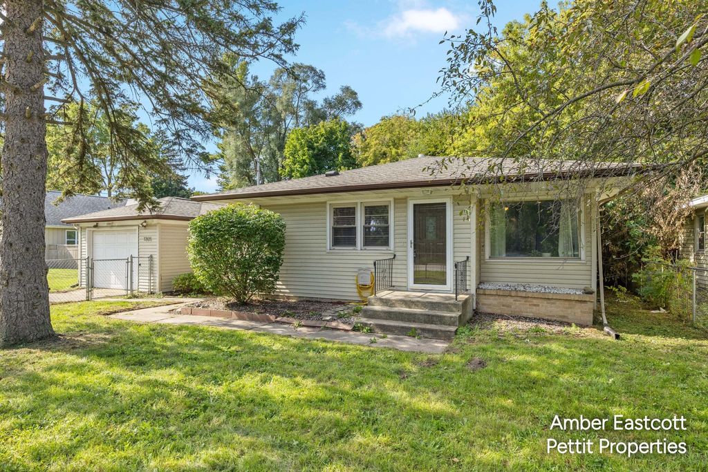 1305 Ball Avenue Ne, Grand Rapids