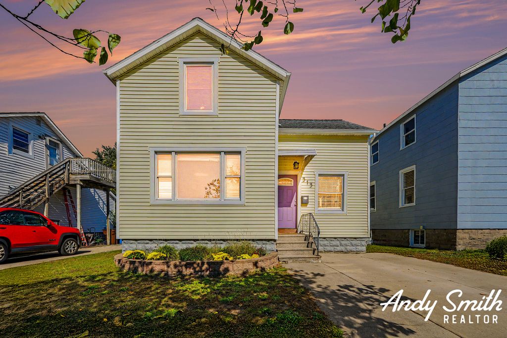 313 Elliott Avenue, Grand Haven