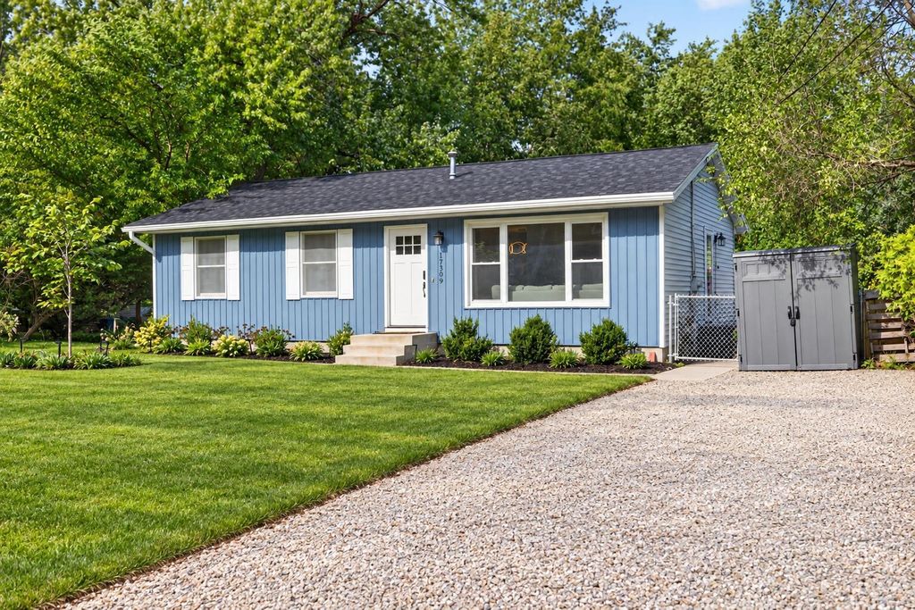 17309 Lane Avenue, Spring Lake