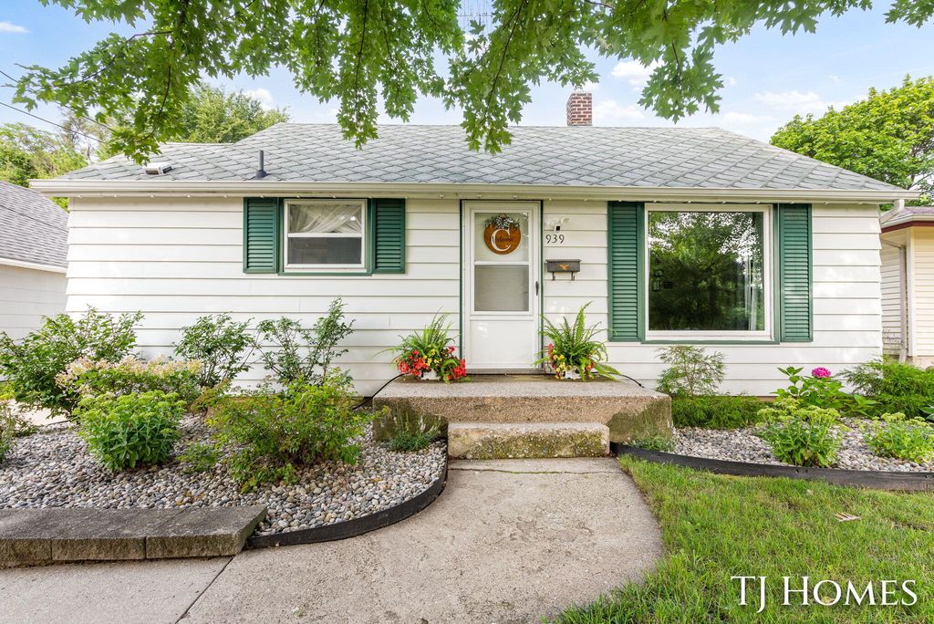 939 Benjamin Avenue Ne, Grand Rapids