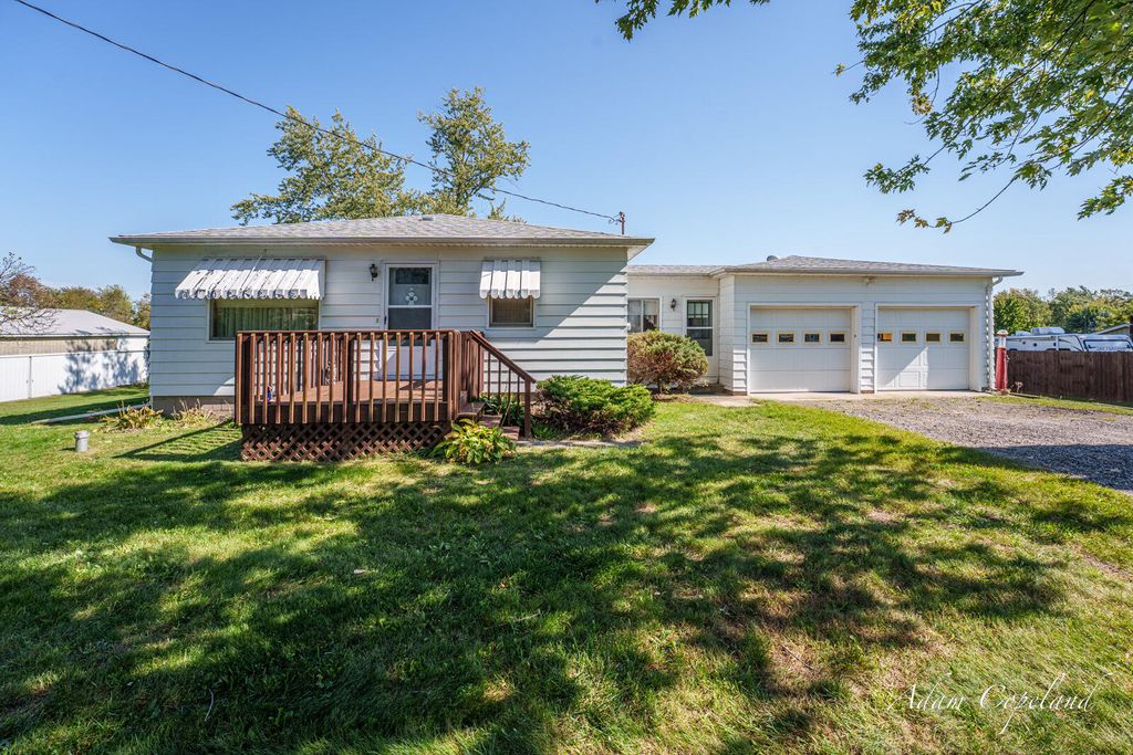 16052 40th Avenue, Coopersville
