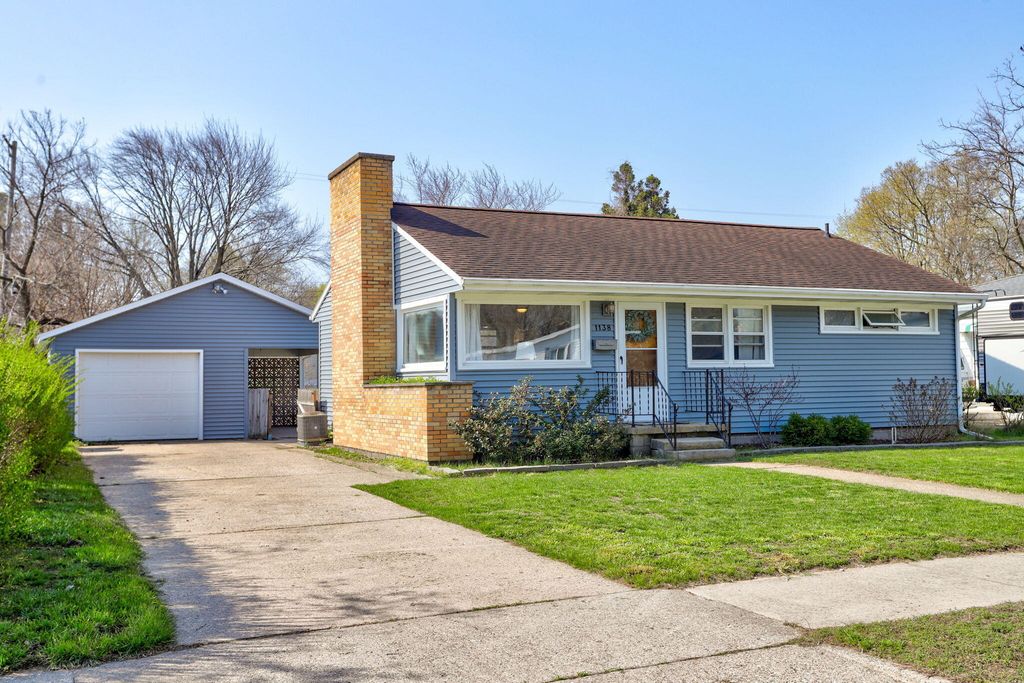 1138 Park Avenue, Grand Haven
